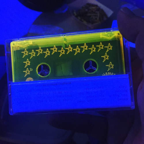 quagmire:
Looks sweet in black light! @teedlo #cassette @wienerrecords
